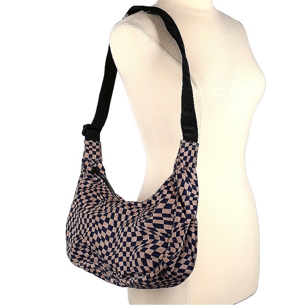 EUC BAGGU Medium Crescent Indigo Trippy pattern